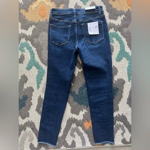 Vervet Los Angeles. Amber. Mid-Rise Skinny. 27